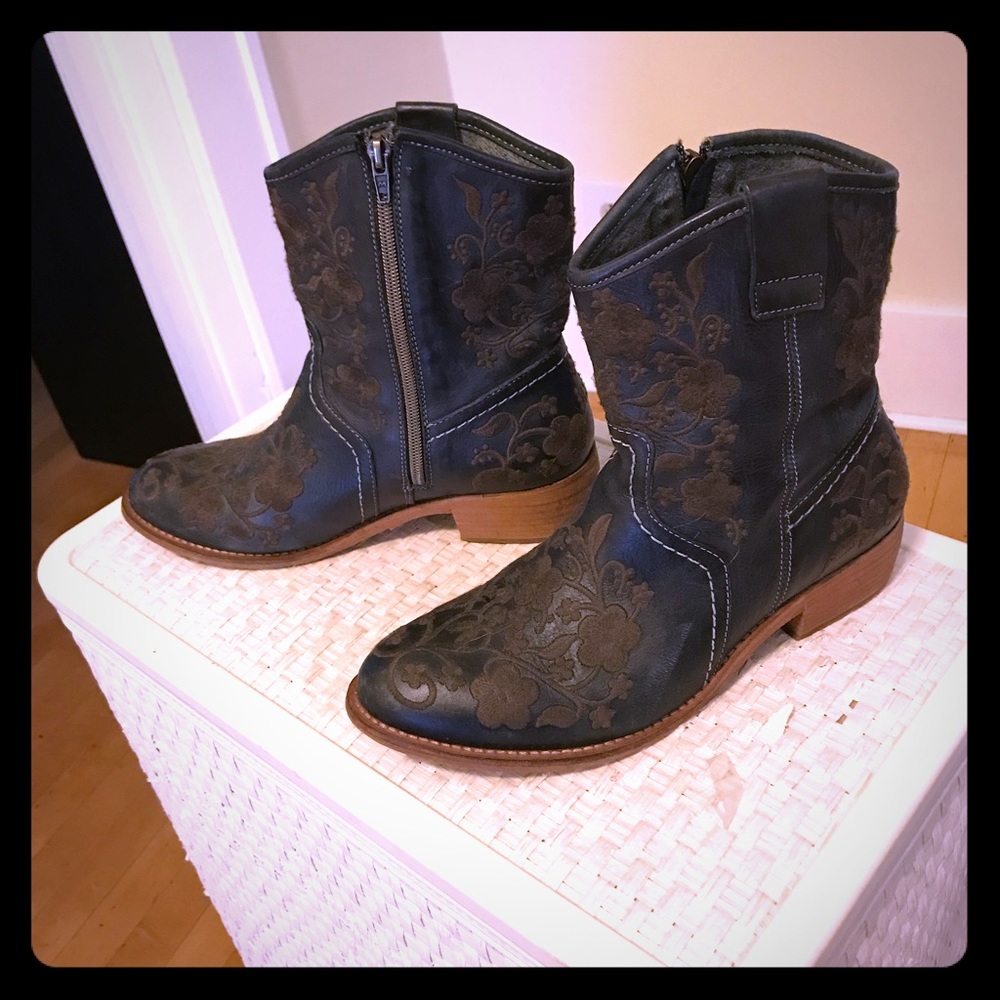 Taos Privilege Boots